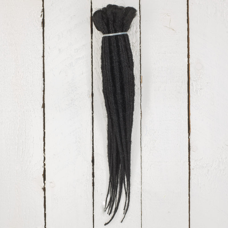 Dreadlab - Kurz, Einfach-Endende Synthetische Dreadlocks (10 Pack) Gekämmte Extensions