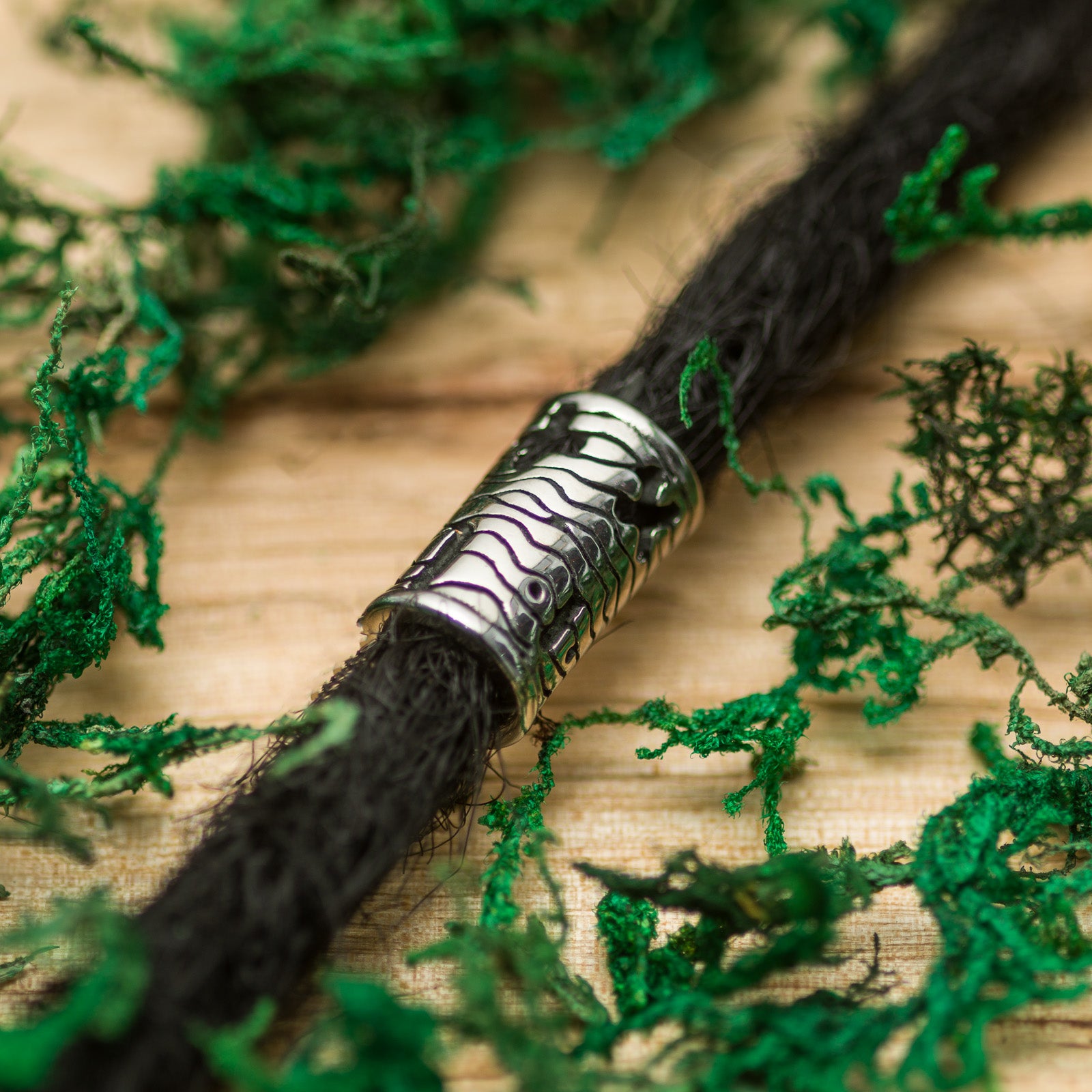 DreadLab - Edelstahl X Geschnitzte Tunnel Dread Perlen Silber Farbe