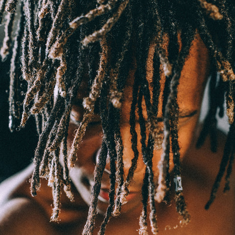 Nahaufnahme natürlicher Dreadlocks